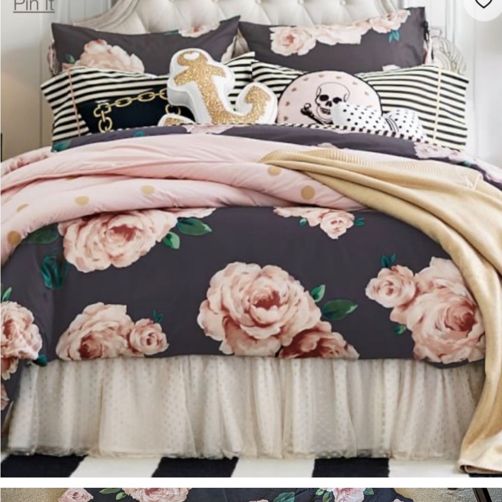 Pottery Barn Teen Emily & Meritt Queen Bed of Roses duvet cover and Shams